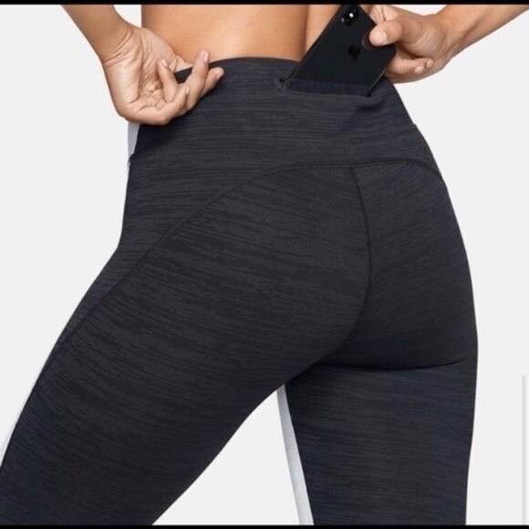 Outdoor Voices Techsweat 7/8 Zoom Leggings - Picture 3 of 9